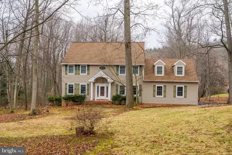 16 Wild Forest Dr, Wernersville, PA 19565