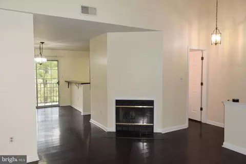 Living - 706 Christopher Dr, Reading, PA 19610 photo 4 of 4