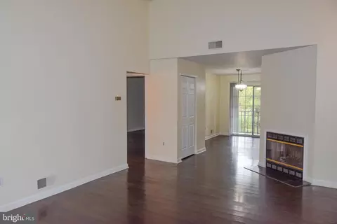 Living - 706 Christopher Dr, Reading, PA 19610 photo 3 of 4
