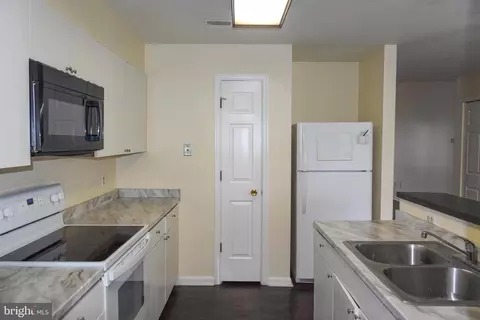 Kitchen - 706 Christopher Dr, Reading, PA 19610 photo 2 of 2