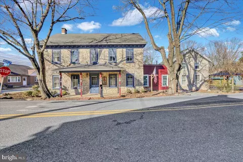 2 Water St, Oley, PA 19547