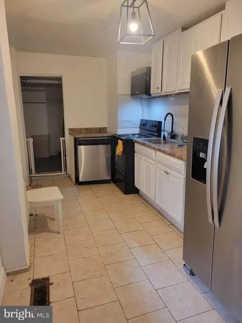 736 Windsor St, Reading, PA 19604 photo 3