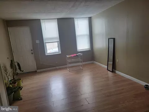 736 Windsor St, Reading, PA 19604 photo 2