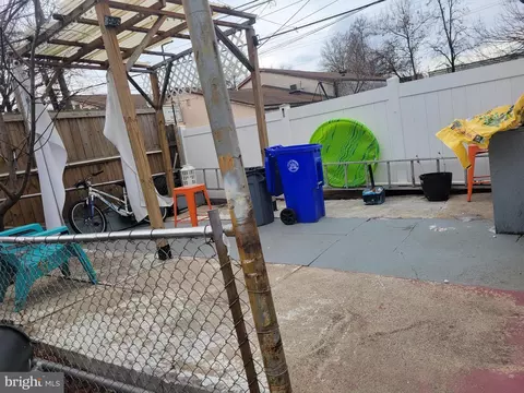 736 Windsor St, Reading, PA 19604 photo 10