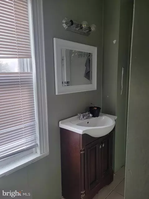 736 Windsor St, Reading, PA 19604 photo 7