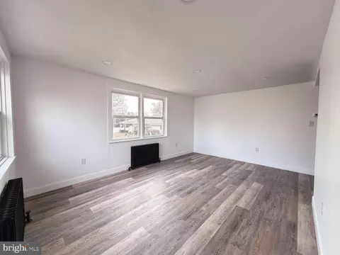 Living - 1424 Wayne St, Reading, PA 19601 photo 1 of 2