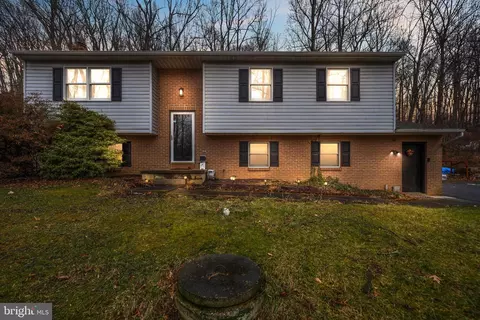 147 Smoketown Rd, Mertztown, PA 19539