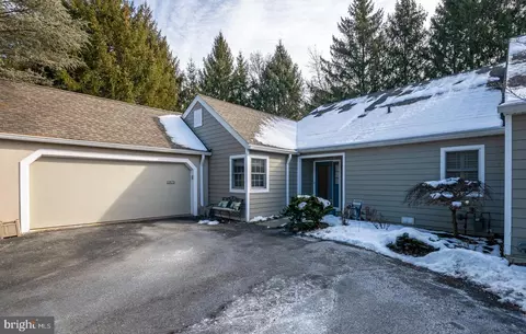 1979 Meadow Ln, Wyomissing, PA 19610