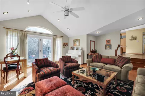 Living - 15 Courtleigh Pl, Reading, PA 19606 photo 3 of 3
