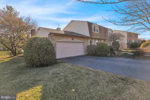 Exterior - 15 Courtleigh Pl, Reading, PA 19606 photo 4 of 5