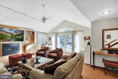 Living - 15 Courtleigh Pl, Reading, PA 19606 photo 1 of 3