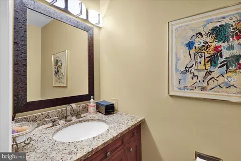 Bath - 15 Courtleigh Pl, Reading, PA 19606 photo 1 of 3