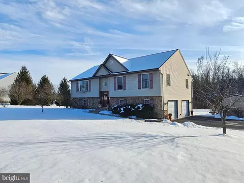 1813 Main St, Mohrsville, PA 19541