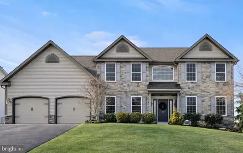 62 Stella Dr, Reading, PA 19608