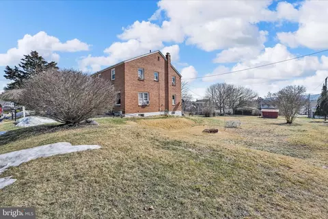 Exterior - 1622 Meade St, Reading, PA 19607 photo 9 of 10