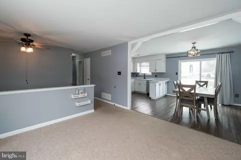 Entry Way - 34 Carriage Cir, Oley, PA 19547 photo 2 of 3