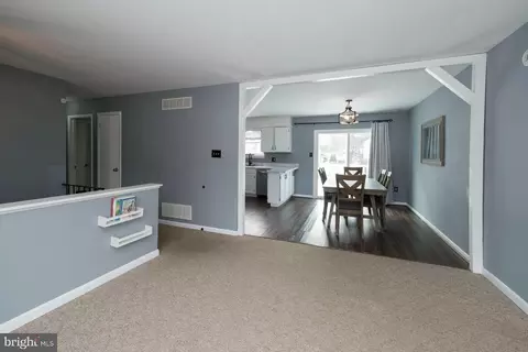Entry Way - 34 Carriage Cir, Oley, PA 19547 photo 3 of 3