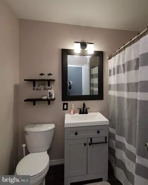 Bath - 34 Carriage Cir, Oley, PA 19547 photo 1 of 1