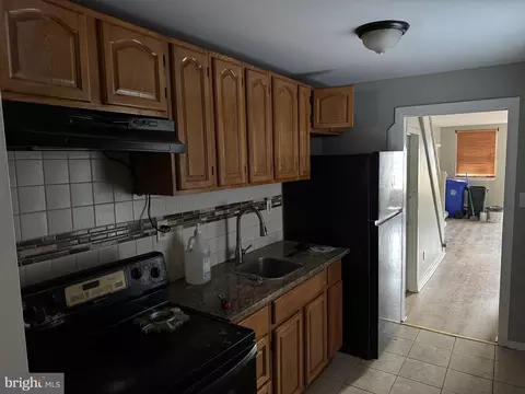 237 Maple St, Reading, PA 19602 photo 2