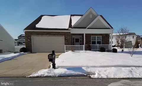16 Danbury Ct, Reading, PA 19605