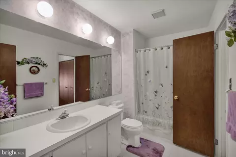 Bath - 12 Muirfield Dr, Reading, PA 19607 photo 1 of 1