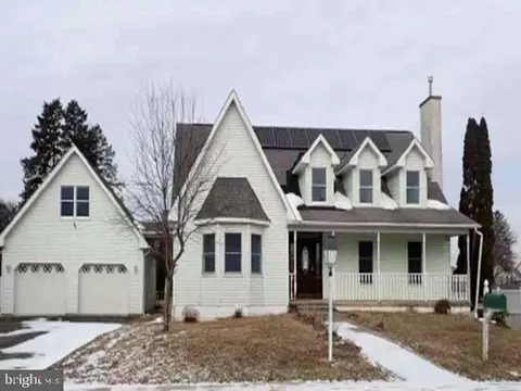 300 Beckley St, Wernersville, PA 19565