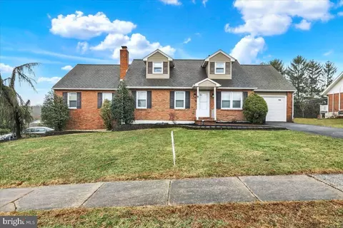 780 Corbit Dr, Reading, PA 19607