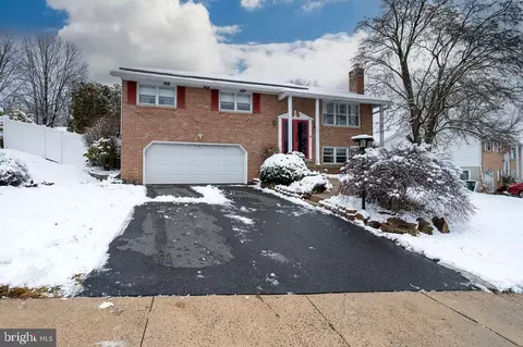 31 Hearthstone Dr, Reading, PA 19606