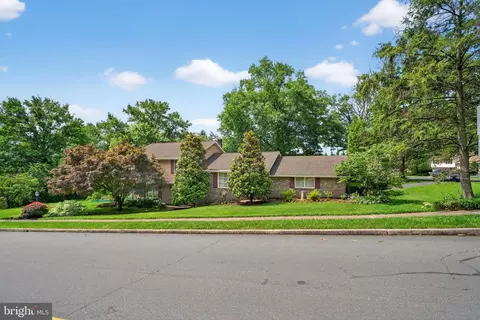 56 Hearthstone Dr, Reading, PA 19606