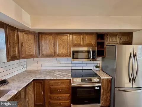 Kitchen - 701 Tamarack Trl, Reading, PA 19607 photo 2 of 3