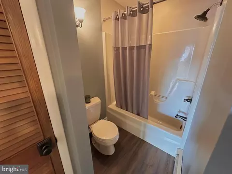 Bath - 701 Tamarack Trl, Reading, PA 19607 photo 2 of 2