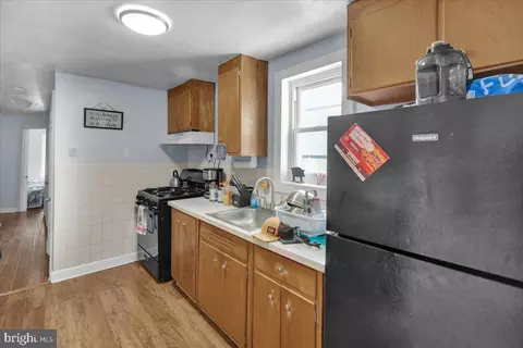 Entry Way - 17 E Summit St, Mohnton, PA 19540 photo 6 of 8