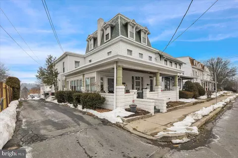 17 E Summit St, Mohnton, PA 19540