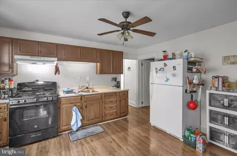 Kitchen - 17 E Summit St, Mohnton, PA 19540 photo 2 of 4
