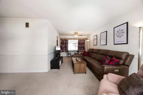Living - 129 Old State Rd, Reading, PA 19606 photo 1 of 2
