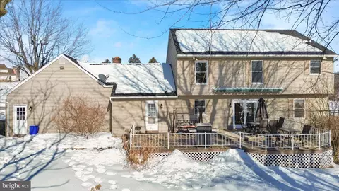 Exterior - 267 New Castle Dr, Reading, PA 19607 photo 3 of 4