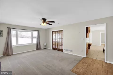 Living - 267 New Castle Dr, Reading, PA 19607 photo 3 of 6