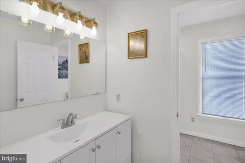 Entry Way - 267 New Castle Dr, Reading, PA 19607 photo 6 of 7
