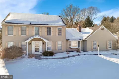267 New Castle Dr, Reading, PA 19607