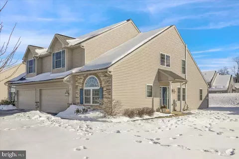 61 Regina Dr, Reading, PA 19608