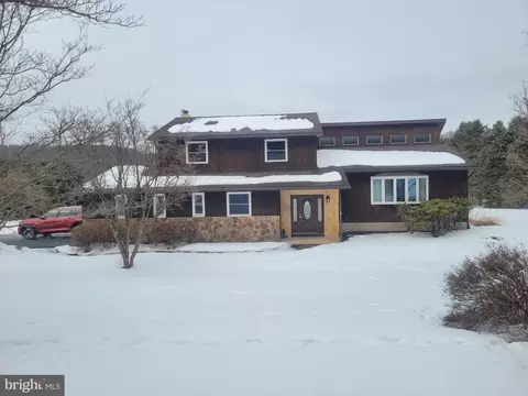 149 Bitting Rd, Alburtis, PA 18011