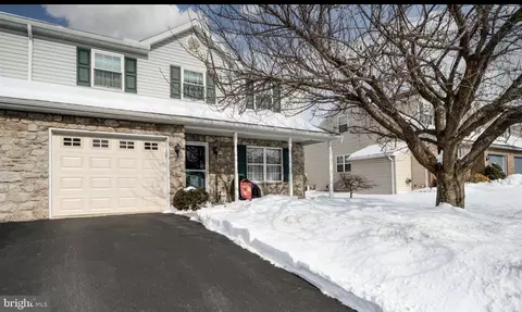 1018 Georgetown Dr, Reading, PA 19605