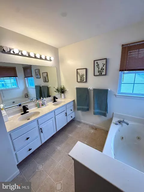 Bath - 20 Mellowbrook Dr, Reading, PA 19608 photo 2 of 3