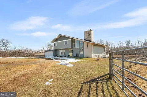 534 Charming Forge Rd, Robesonia, PA 19551