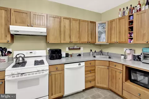 Kitchen - 313 Melrose Ave, Reading, PA 19606 photo 2 of 2