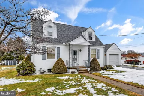 Exterior - 825 Bellefonte Ave, Reading, PA 19607 photo 5 of 7