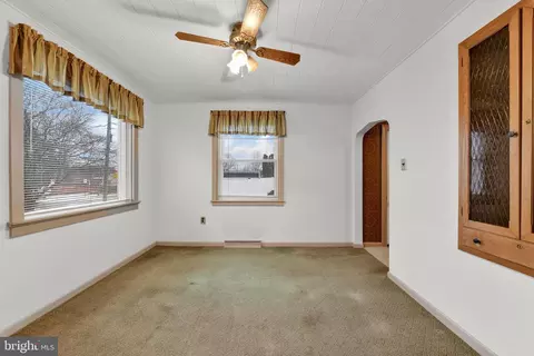 Living - 825 Bellefonte Ave, Reading, PA 19607 photo 5 of 5