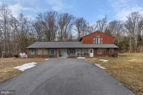 133 Fort Henry Rd, Bethel, PA 19507