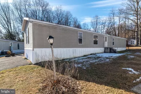 100 Waldon Cir, Macungie, PA 18062