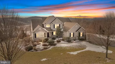 128 Robby Dr, Leesport, PA 19533